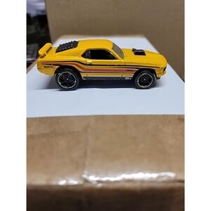 1997 Hot Wheels Yellow‎ Ford Mustang Mach 1 loose